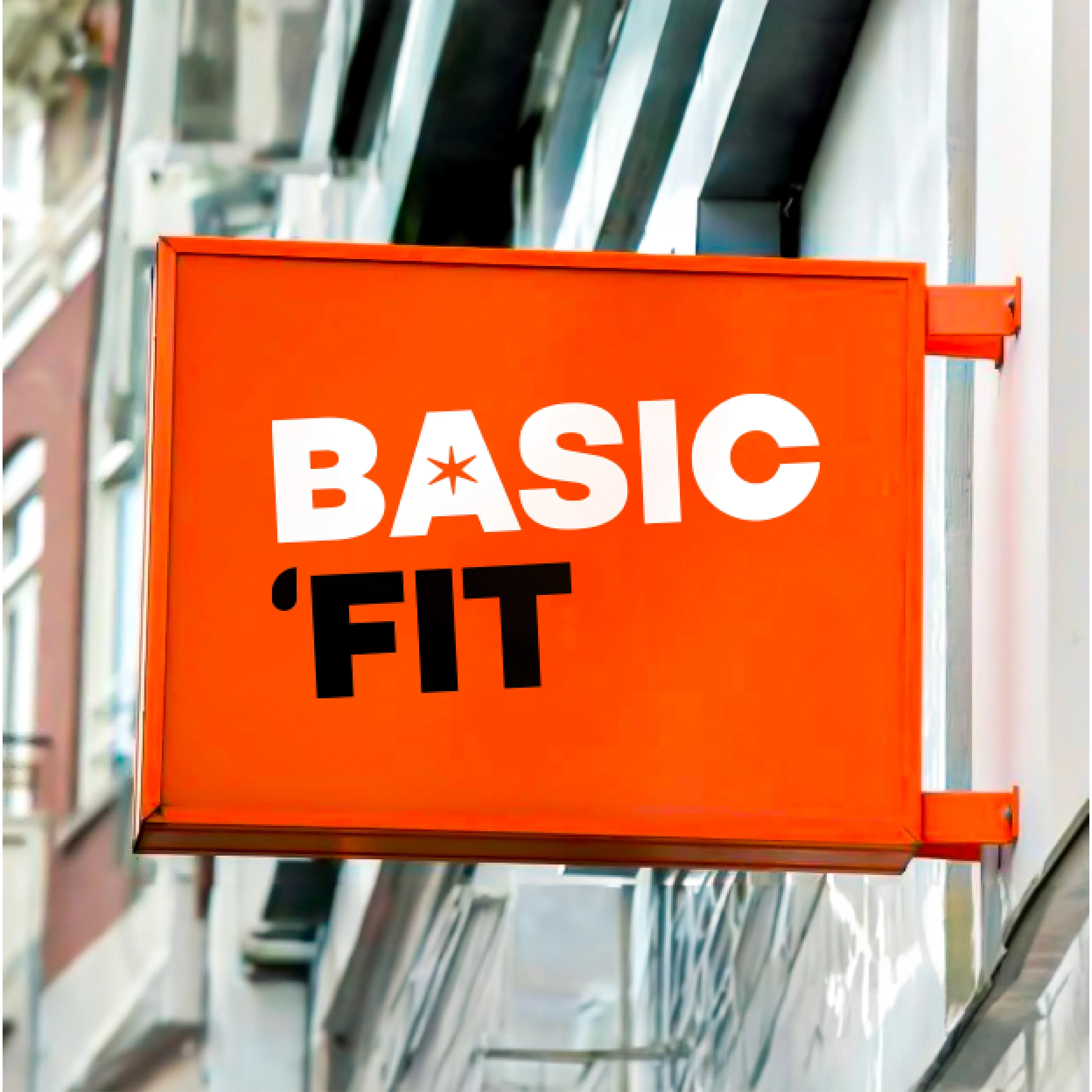 Comparaison avant/après du rebranding BasicFit · direction artistique
