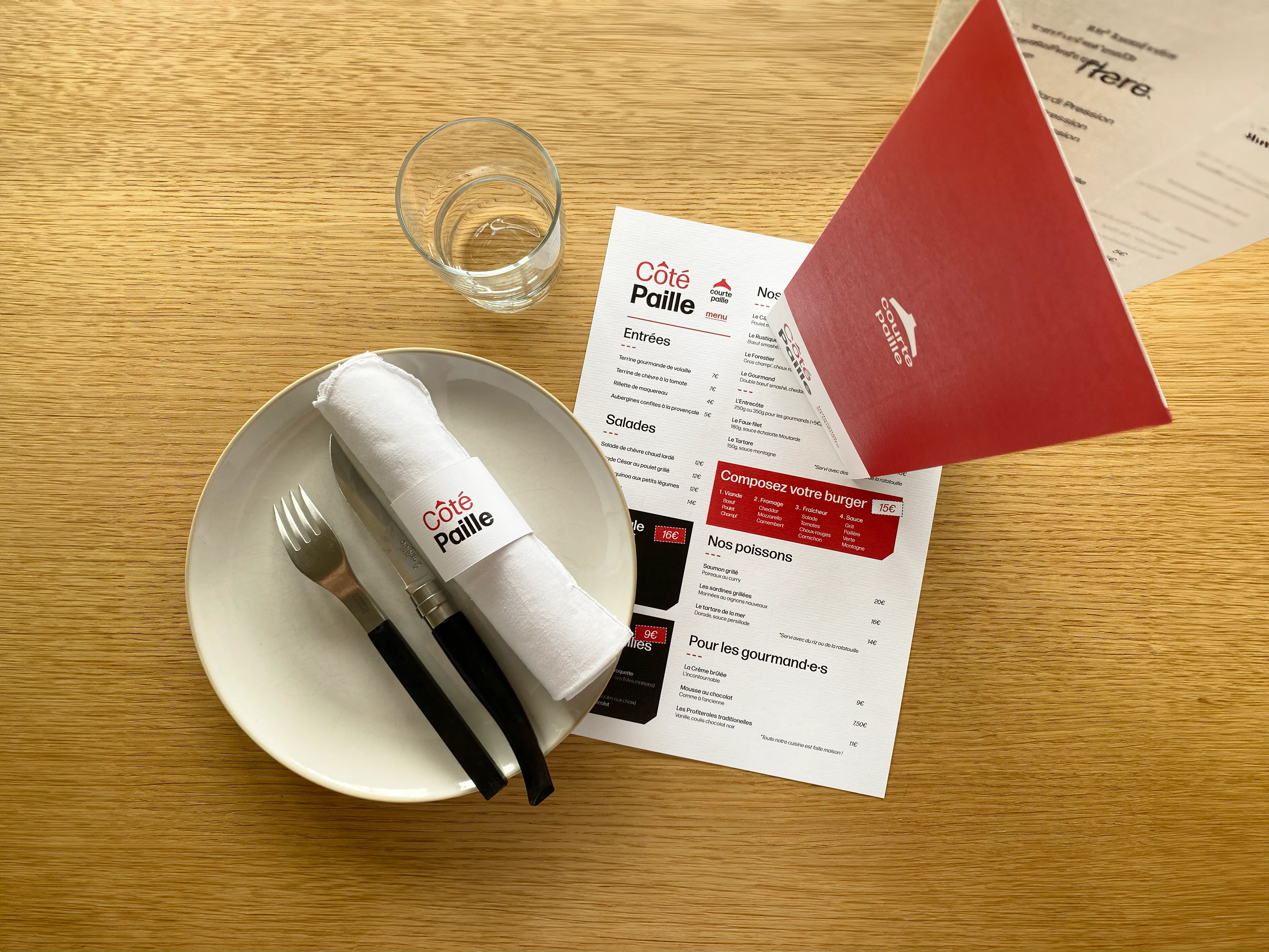Ambiance de restaurant Courtepaille avec la nouvelle charte graphique