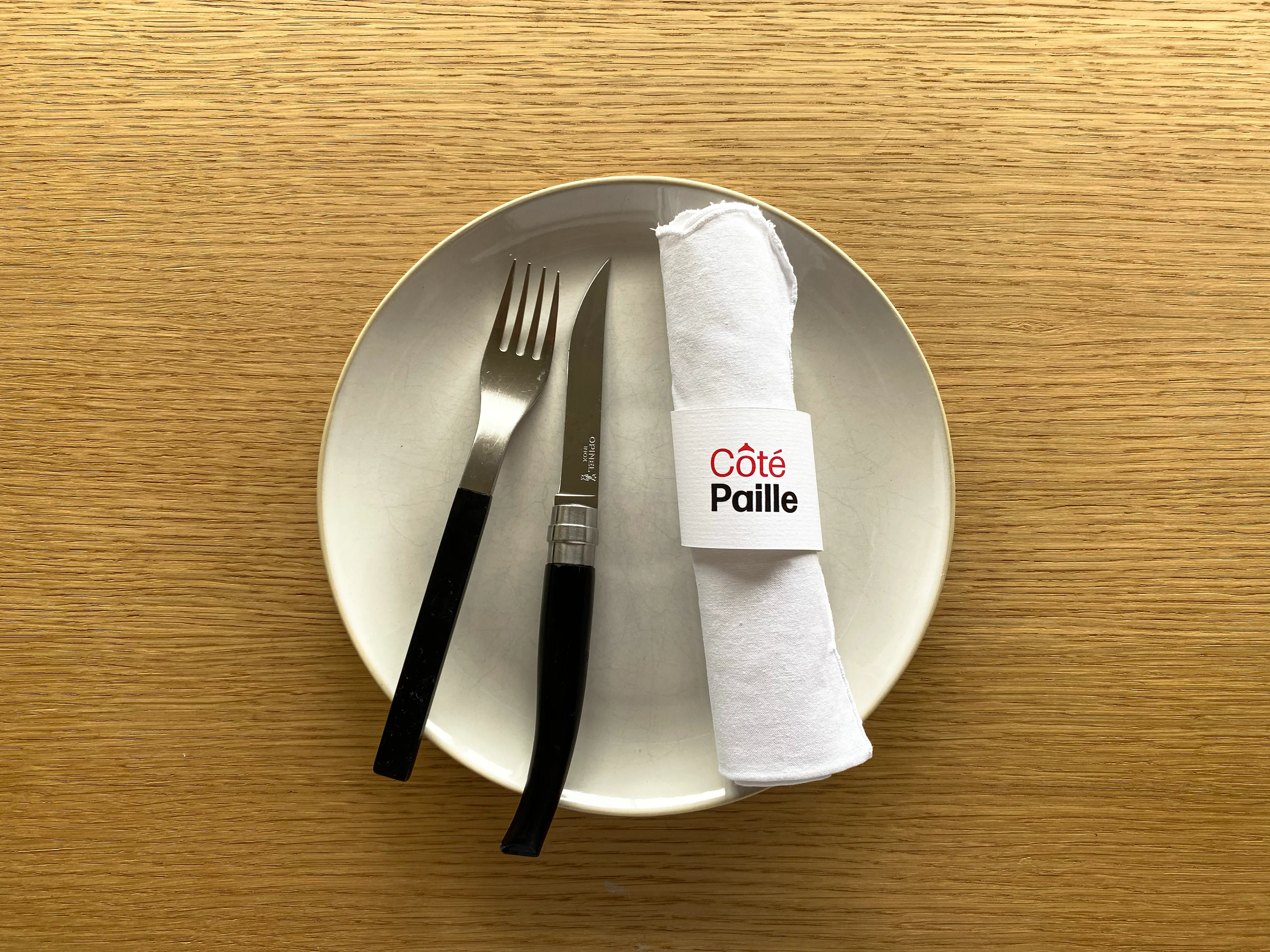 Art de la table Courtepaille · application de l'identité visuelle